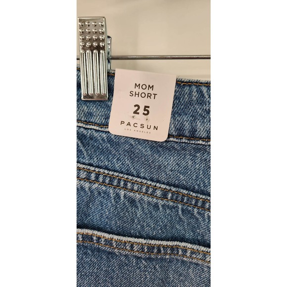 New NWT PACSUN Mom Shorts Medium Wash Size 25 - Picture 3 of 5